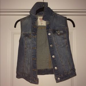 vintage sleeveless jean jacket